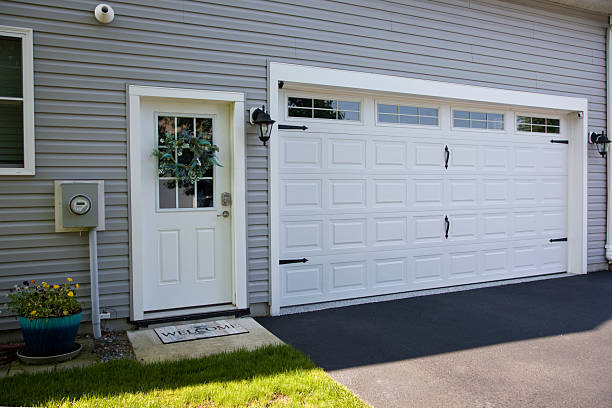24/7 Emergency Garage Door Panel Replacement experts in Crafton, PA